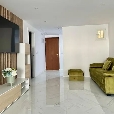 Urban Am By United Renters * אליקאנטה
